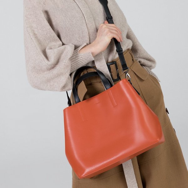 Fashionable Leather Handbag Shoulder Bag